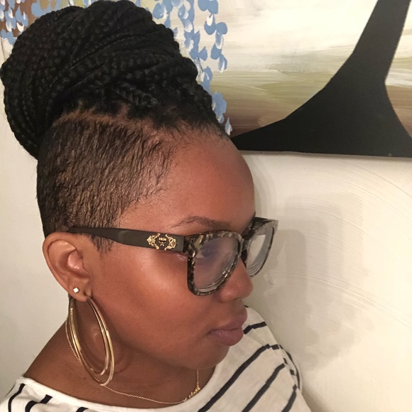 Meet your Posher, Tiffany - Picture 2 of 2